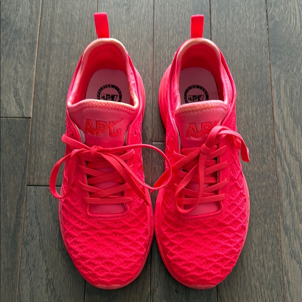 APL TechLoom Phantom - Pink Sneakers with Textured Knit Design